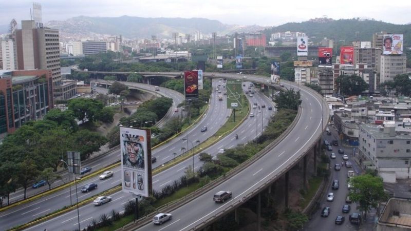 Cerraron viaducto de esta autopista de Caracas sentido Petare