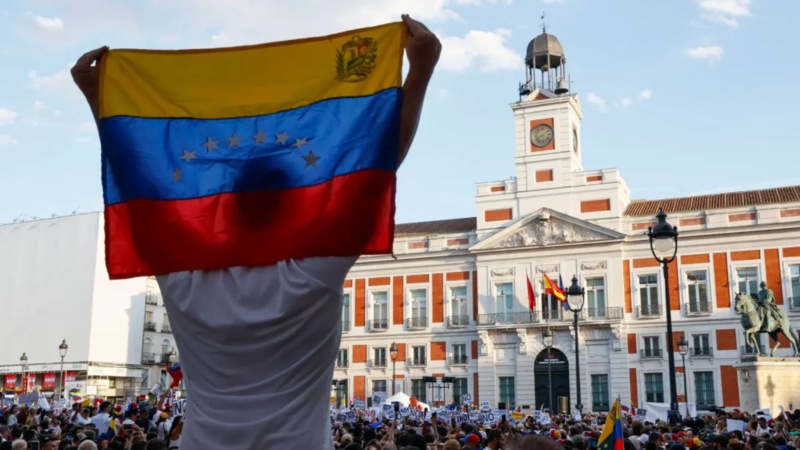 Venezolanos en España tienen el mayor porcentaje en estudios superiores: Están por encima de este país