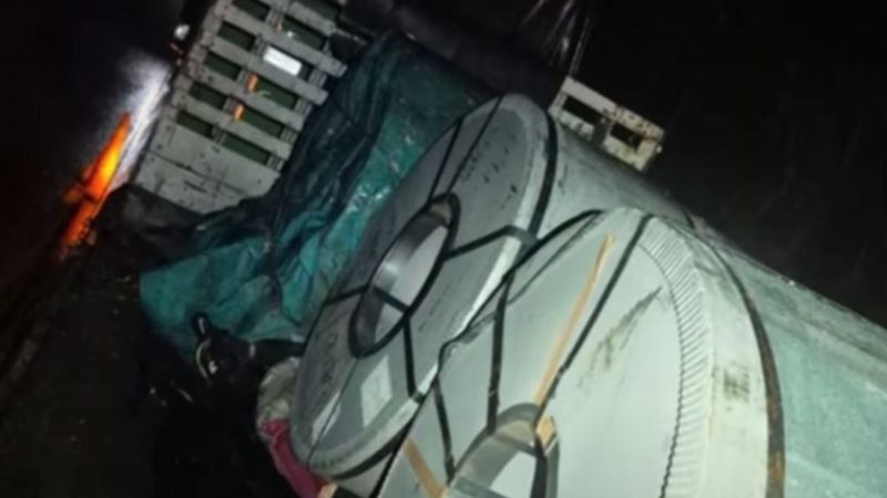 Familia venezolana murió aplastada por un camión en Colombia: viajaban escondidos