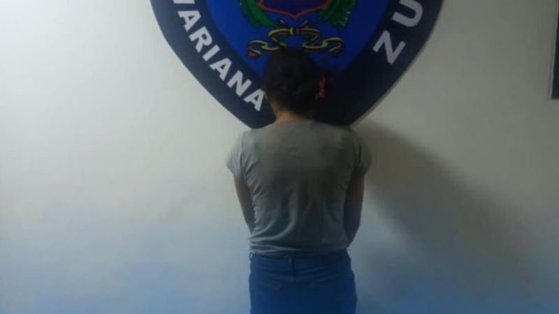 Encadenaba a su hijo de cinco años y la delataron ante la policía