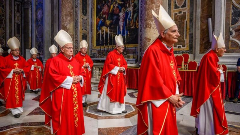 Cuánto cobran los cardenales que elegirán al próximo papa