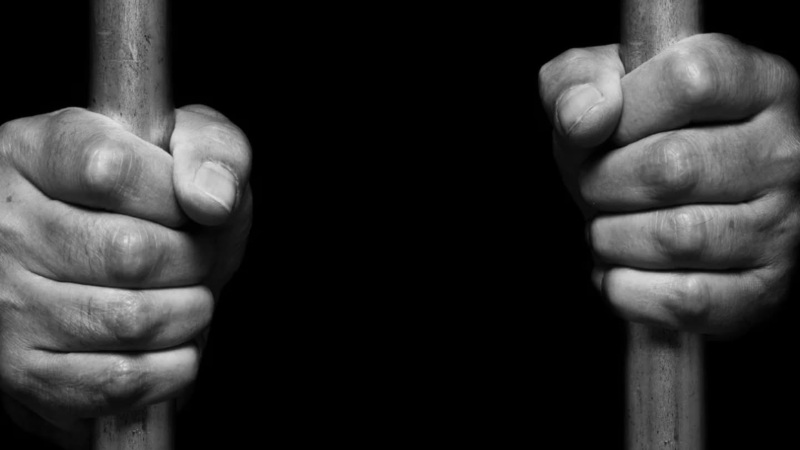 Aberrado abusaba de sus hijas adolescentes, y así las amenazaba