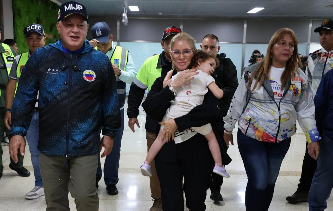 EEUU entregó a Venezuela a la niña Maikelys Espinoza: La recibió Cilia Flores