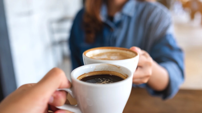 ¿El café alarga la vida?: Experto reveló la mejor hora para tomarlo
