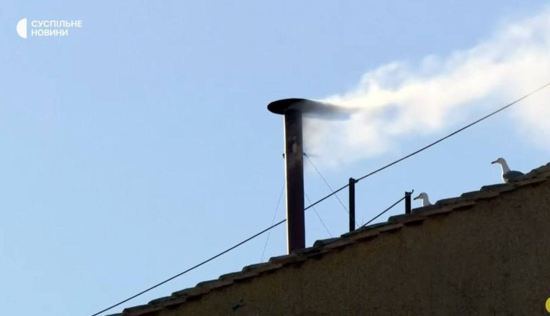 ¡Habemus Papam! Humo blanco emerge de la Capilla Sixtina
