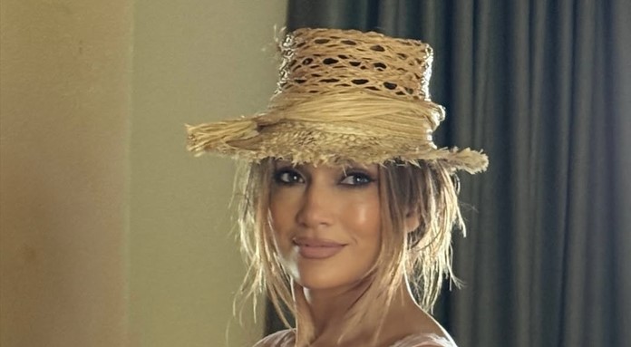 El tremendo "mamonazo" que se dio JLo en la nariz +FOTO