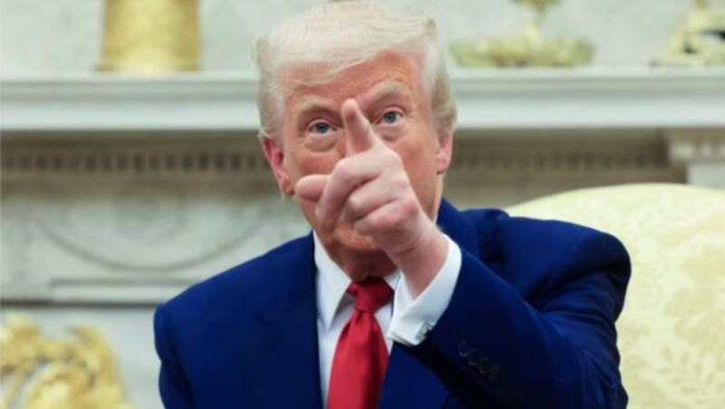 Trump ataca a la Corte Suprema de EEUU por bloquear expulsión de migrantes