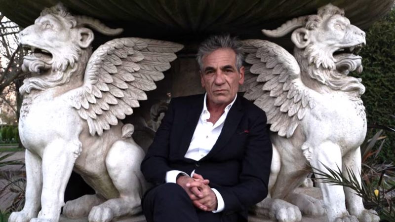 Actor de Batman murió tras colapsar en una playa de Tel Aviv