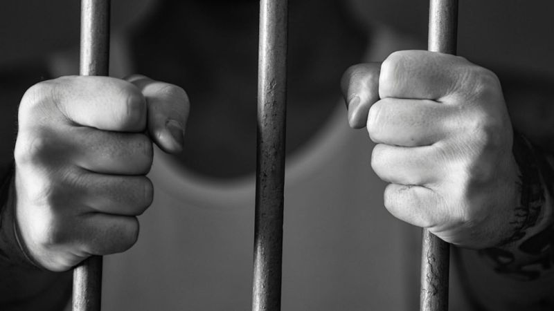 Encontró sola a su prima adolescente con discapacidad y lo que le hizo fue terrible