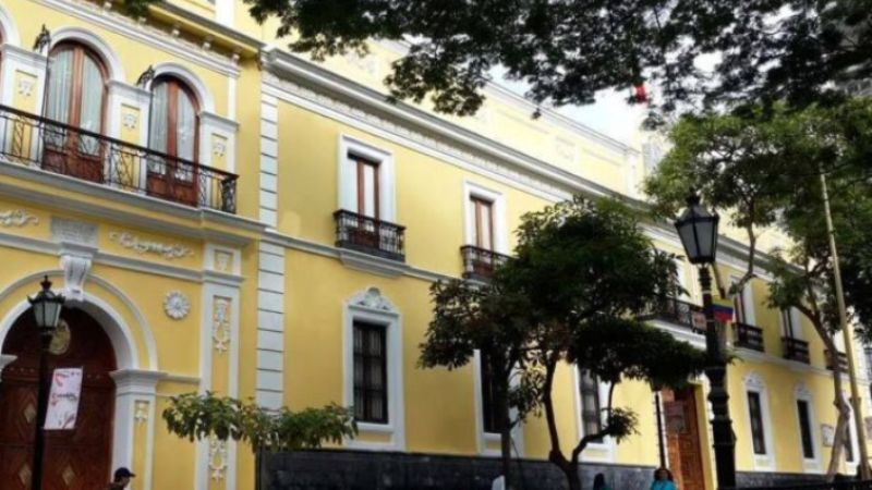 Canciller tildó como “ridícula” recompensa por captura de Maduro: «Su show es un chiste»