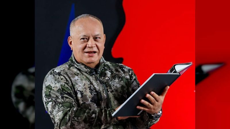 Diosdado Cabello se burla de "vendedera de humo" de la oposición