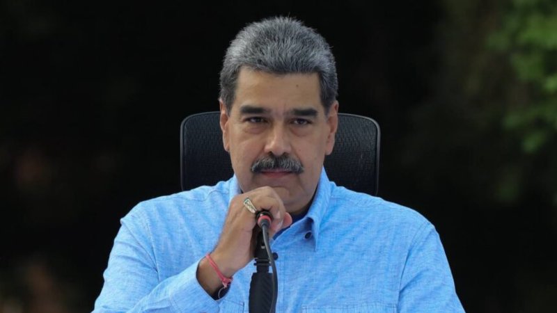 Maduro a gobernadores y alcaldes: "Vamos a pasar la página de los golpes de Estado"