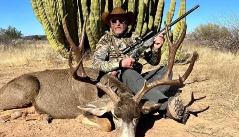 Un búfalo embistió y mató a un millonario durante safari de caza