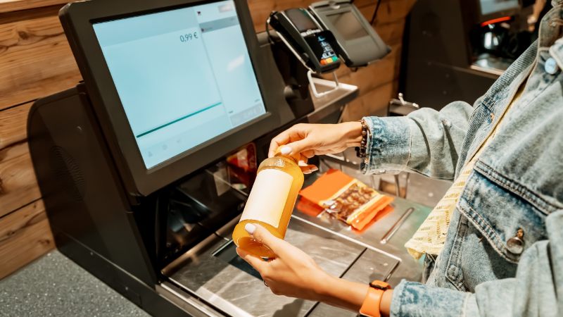 Limitan artículos en máquinas autopago de supermercados de EEUU