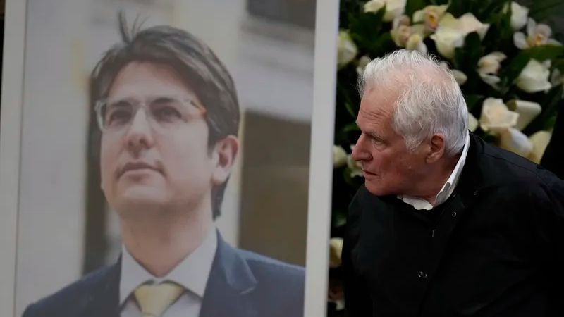 Padre de Miguel Uribe Turbay lo reemplazará como precandidato presidencial
