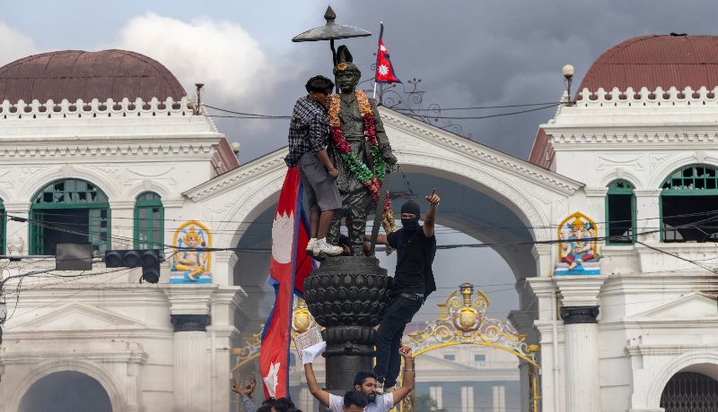 Derrocado primer ministro de Nepal: Protestas dejaron 25 muertos
