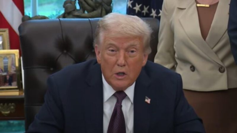 Trump lanzaría "ataques contra narcos en tierra" y advierte que tiene pruebas