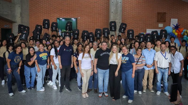 Alcalde de Chacao apertura el 4to Año de Educación Diversificada en colegios municipales