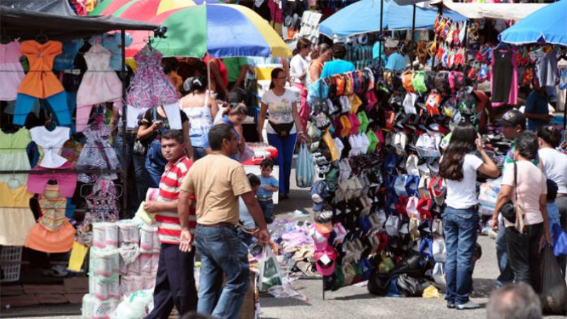 Empleo informal aumentó 15% en Venezuela: estas serían las razones