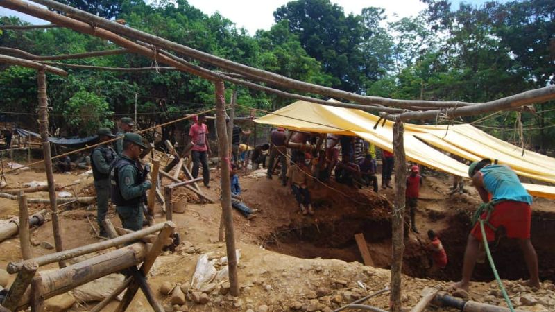 Cuatro cadáveres han sido rescatados en minas de El Callao, buscan 10 desaparecidos