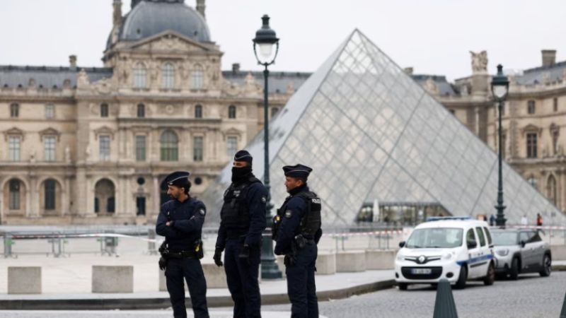 Detenidos dos sospechosos del robo al Museo del Louvre, así cayeron