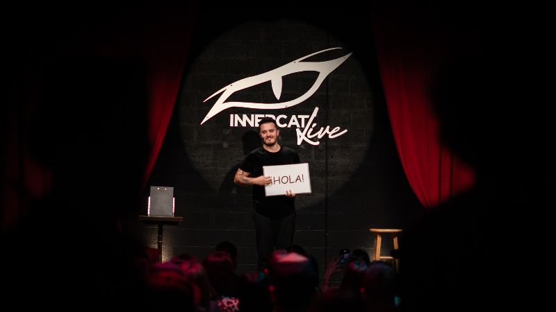 Es venezolano: Mago Jey Jey hace historia en Amazon Prime y Apple TV