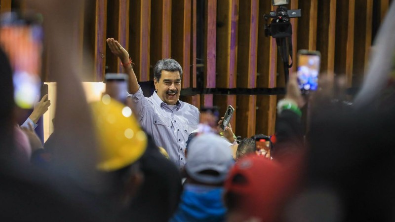 Maduro pide «una huelga general insurreccional» en caso de una agresión de EEUU