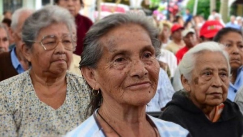 Comenzó pago del bono "100% Amor Mayor" de octubre y este es el monto