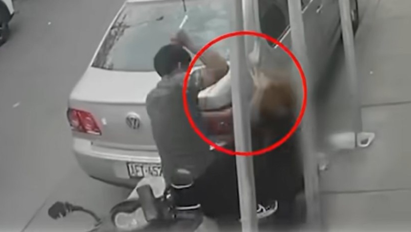 "Por xenofobia" intentaron apuñalar a un venezolano en Perú cuando salía de su trabajo