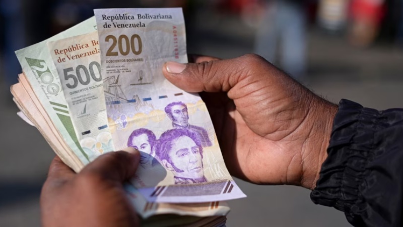 Comenzó el pago del segundo mes de aguinaldos a empleados públicos