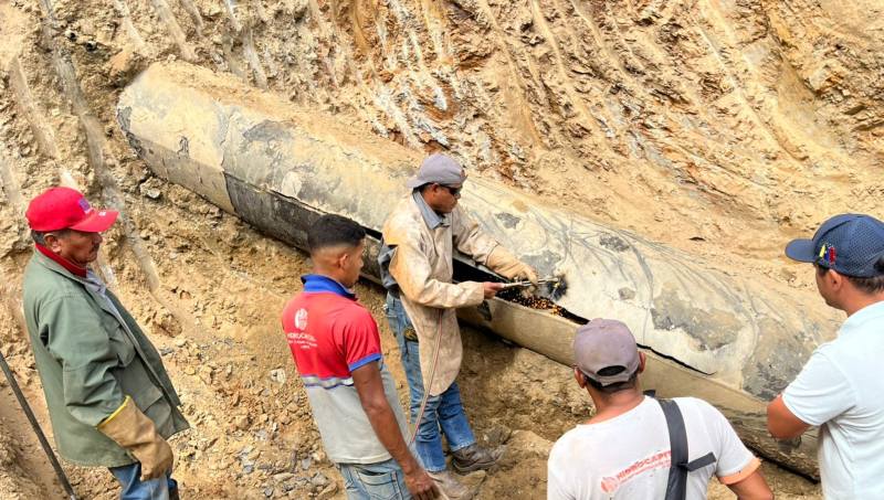 Hidrocapital repara tubo matriz en el Hatillo para restablecer servicios