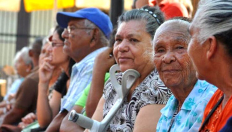 Advierten sobre "envejecimiento acelerado" Venezuela a causa de la migración, esto dicen especialistas