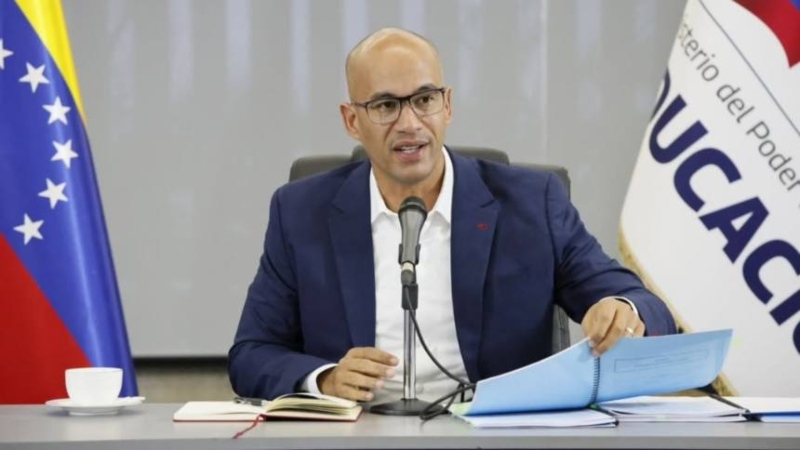 Lo que dijo Héctor Rodríguez sobre la regulación de tareas escolares en los colegios