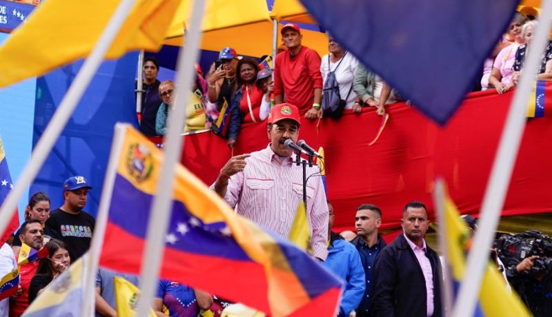 The New York Times | Rotación de camas y celulares: Maduro planea sobrevivir a Trump