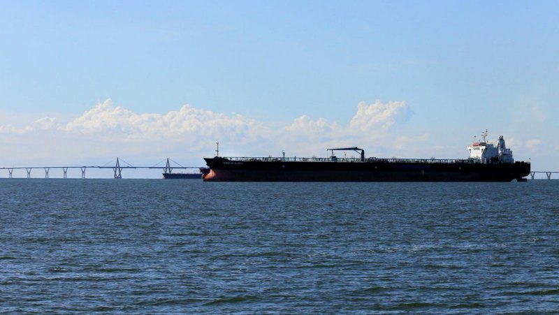 Buques petroleros sancionados salen de Venezuela en medio del bloqueo naval de EEUU, según New York Times