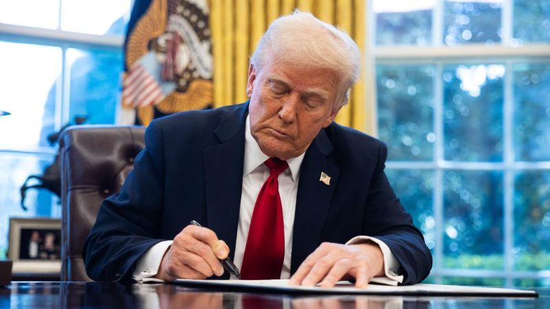 Trump firmó un decreto para "blindar ingresos petroleros de Venezuela en EEUU"