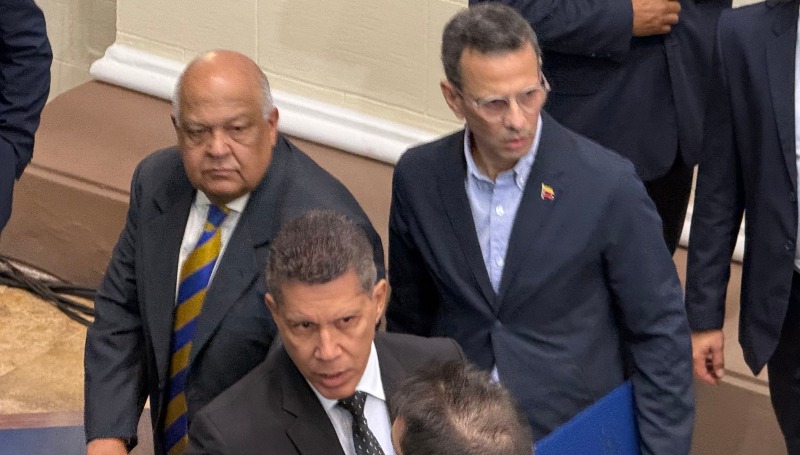 LISTA: Los diputados opositores que juraron ante la nueva AN, Capriles pidió "una transición pacífica"