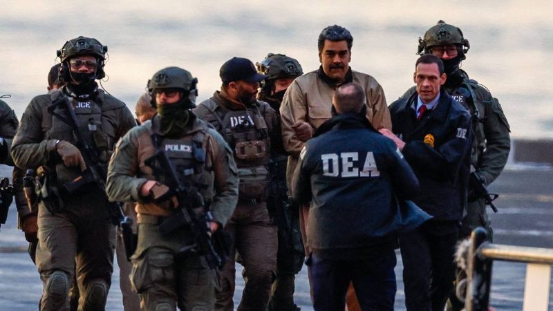 Maduro es trasladado ante un tribunal para enfrentar "delitos de narcotráfico"