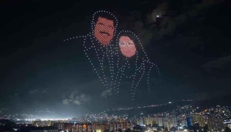 Con masivo espectáculo de drones exigieron libertad de Maduro y Cilia Flores en Caracas