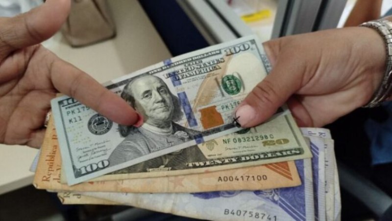 Las condiciones de Venezuela para una dolarización de la economía, según expertos