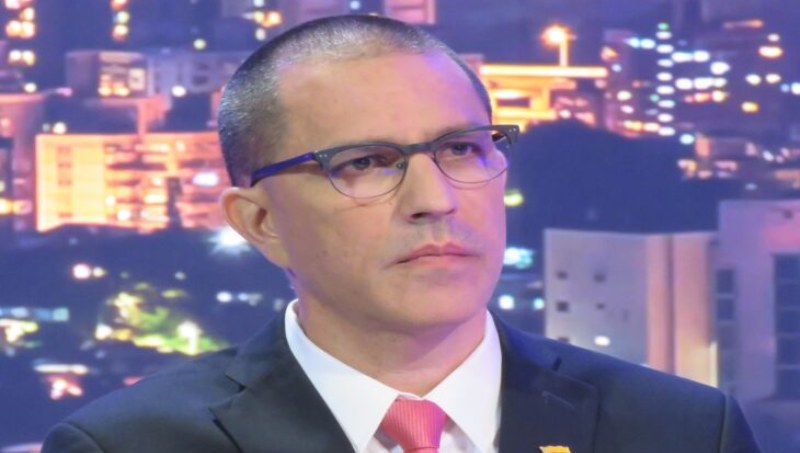 Jorge Arreaza asegura que "no hay derecho a revisar teléfono a una persona en una alcabala"