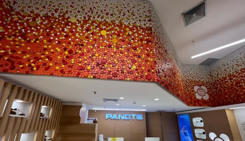 Panots hace historia con el mural de tapas recicladas más grande del mundo