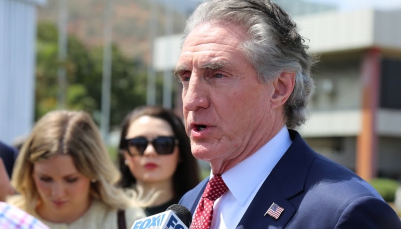 Doug Burgum, secretario de Interior de EEUU llegó a Venezuela este 4Mar