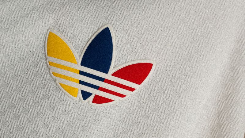 Adidas devuelve el trifolio a la Copa Mundial de la FIFA
