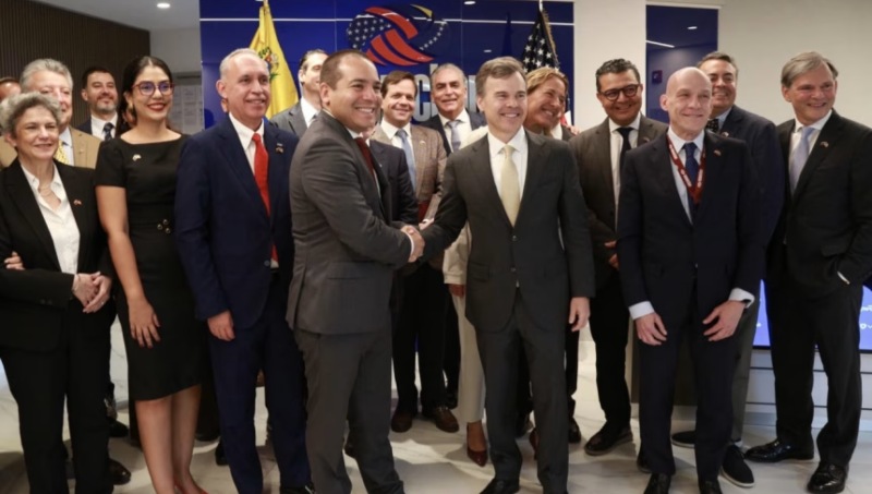 EEUU dice que el sector privado "está listo para recuperar la economía de Venezuela"