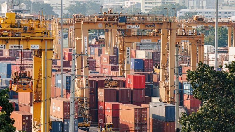 Precios del petróleo se desploman tras alto al fuego entre EEUU e Irán