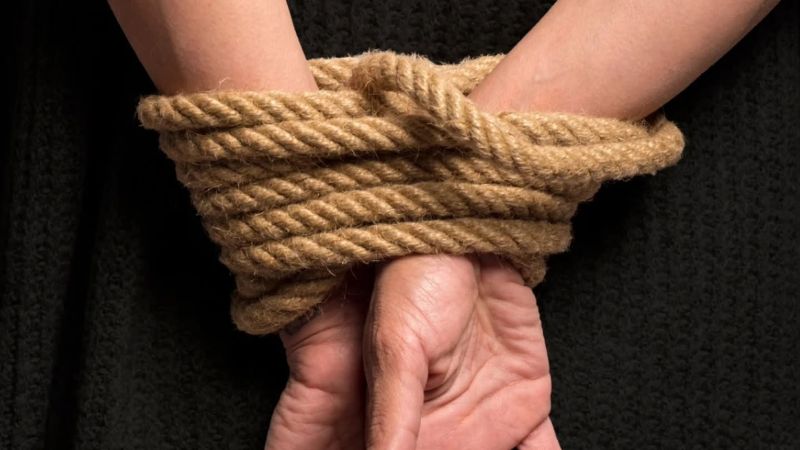 Secuestró a su exnovia para convencerla de volver