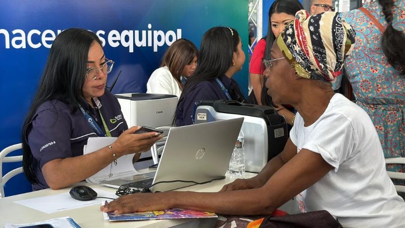 Rio Supermarket y Bancamiga sellan alianza: entregan más de 2 mil tarjetas de crédito a clientes