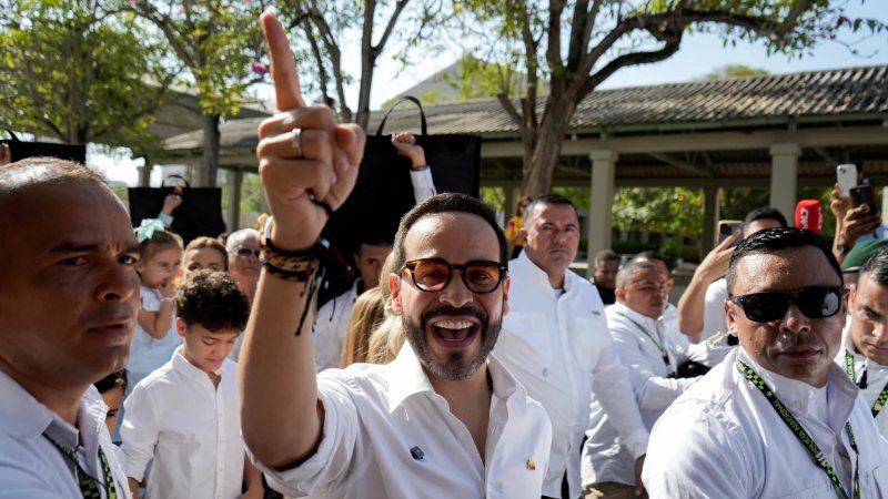 Tensión en Colombia: De la Espriella lidera resultados, Petro no los acepta