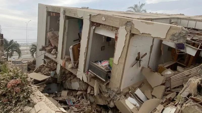 Difunden lista de edificios y residencias afectados en La Guaira tras terremotos